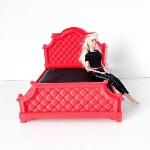 Red 1:6 Scale Tufted Chesterfield Bed for Barbie Integrity 12" Fashion Doll - Picture 1 of 6